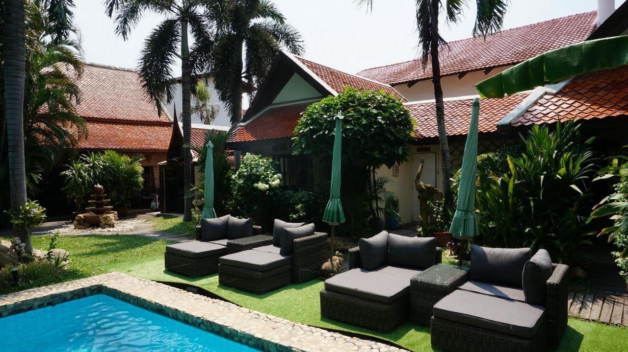 Leprive Resort Pattaya Bagian luar foto