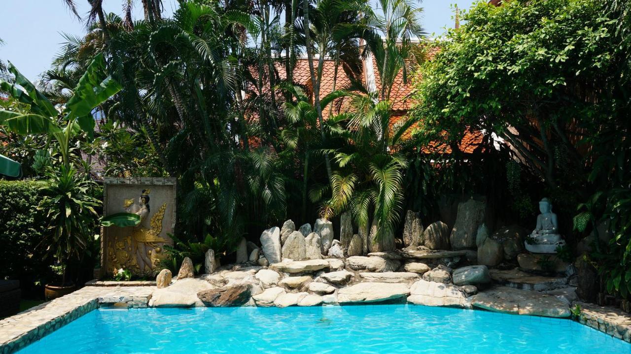 Leprive Resort Pattaya Bagian luar foto